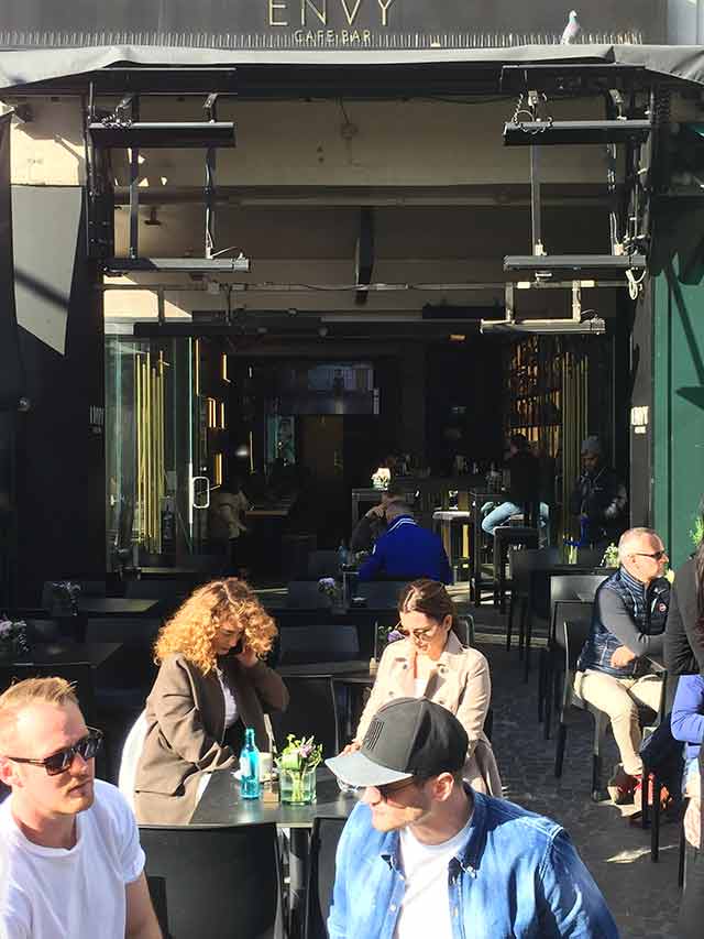 NEVY Cafe Bar Frankfurt Innenstadt