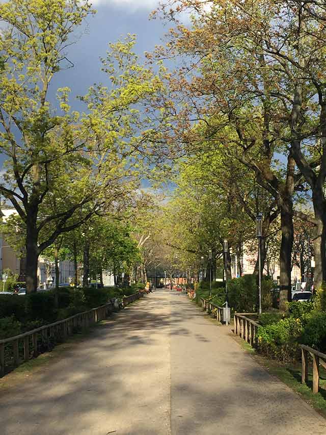 Frankfurt Gallusviertel Frühling oder Sommer