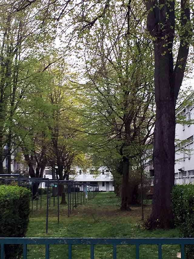 Hinterhof und Fußweg im Gallusviertel Frankfurt am Main