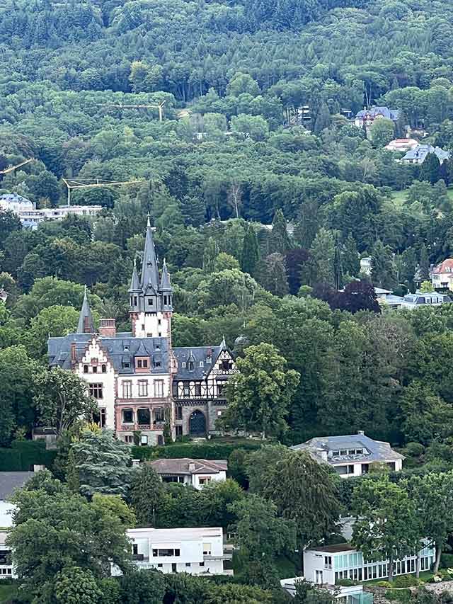 Königstein im Taunus liegt in der Umgebung von Frankfurt am Main