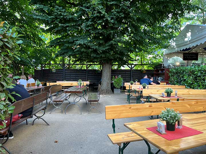 Zum Lahmen Esel ist eine traditionelle Frankfurter Gaststätte seit 1817