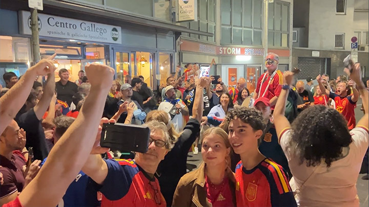 Spanien ist Weltmeister und man feiert bei Centro Gallego Frankfurt am Main