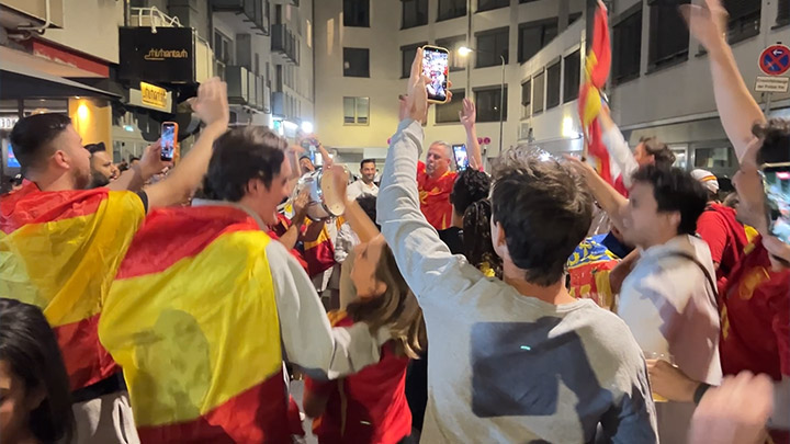 Spanien ist Weltmeister und man feiert bei Centro Gallego Frankfurt am Main