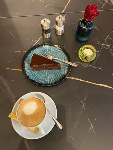 Arona Pinsa Bar, Mainzer Landstr. 364, 60326 Frankfurt am Main 