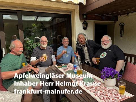 Apfelweingläser Museum Inhaber Herr Helmut Krause